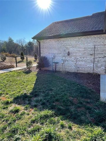 216 Parks Meadows Drive, Lexington, NC 27292