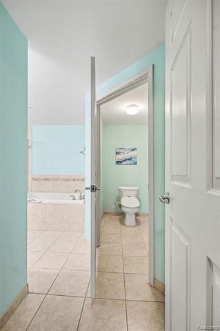 2104 Country Club Drive, Saint Clair Shores, MI 48082