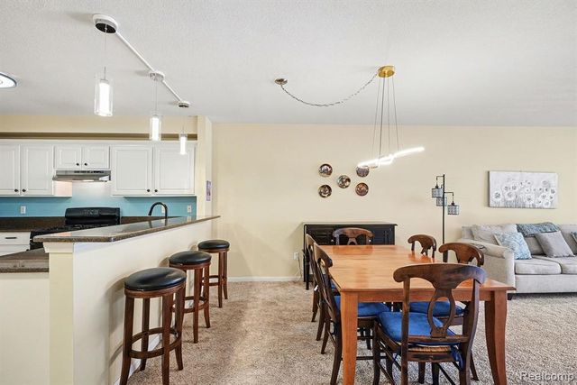 2104 Country Club Drive, Saint Clair Shores, MI 48082