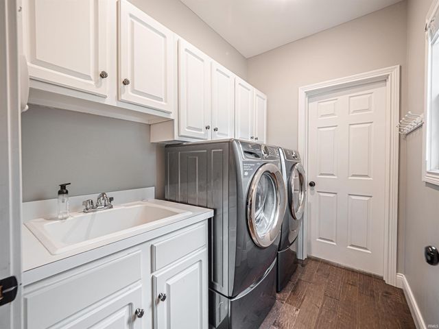 4529 Bridgestone Boulevard, Newburgh, IN 47630