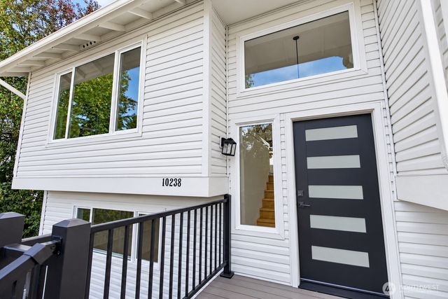 10238 Renton Avenue S, Seattle, WA 98178