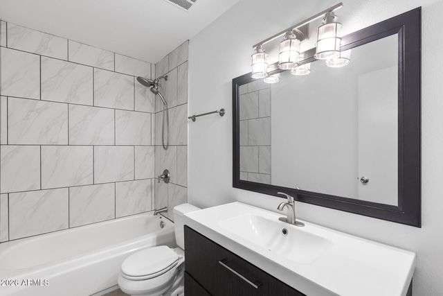 5525 E THOMAS Road C4, Phoenix, AZ 85018