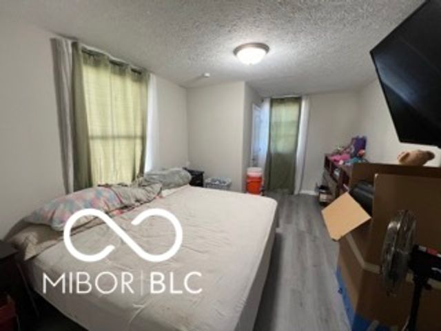 120 W 5th Street, Anderson, IN 46016