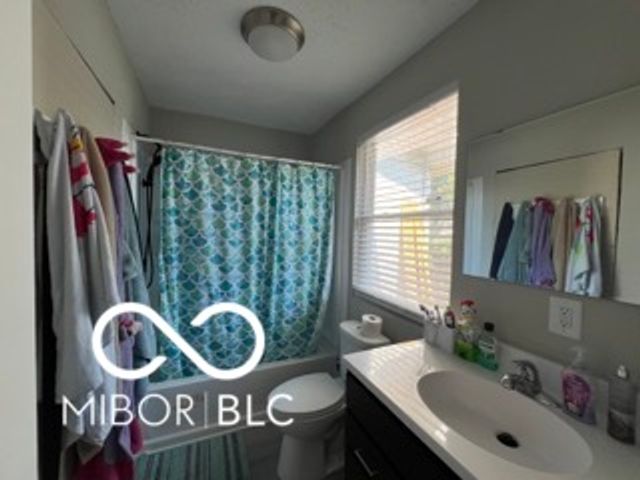 120 W 5th Street, Anderson, IN 46016