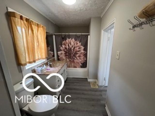 120 W 5th Street, Anderson, IN 46016