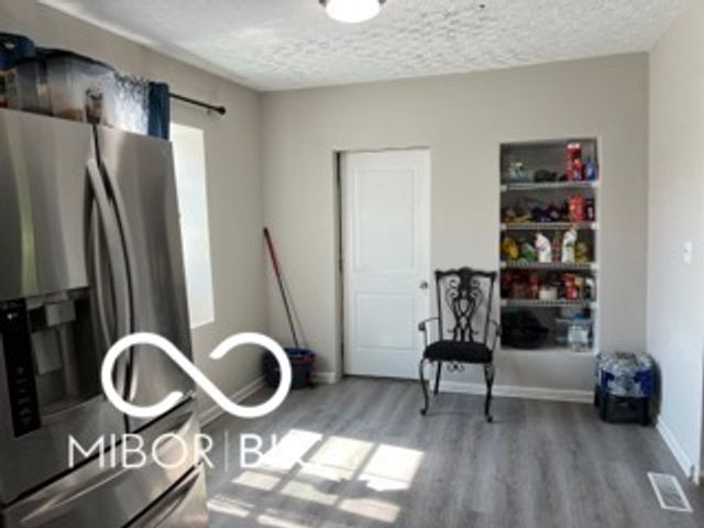 120 W 5th Street, Anderson, IN 46016