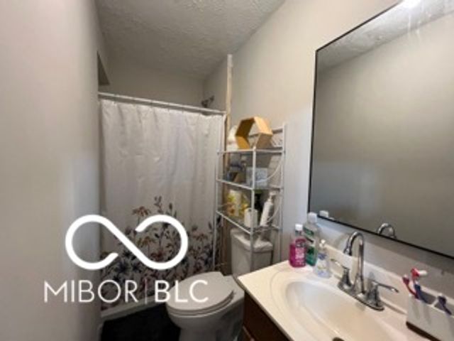 120 W 5th Street, Anderson, IN 46016