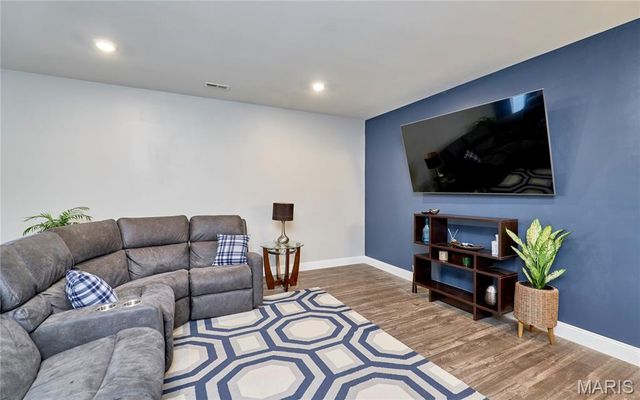 487 Cambridge Manor Drive, Wentzville, MO 63385