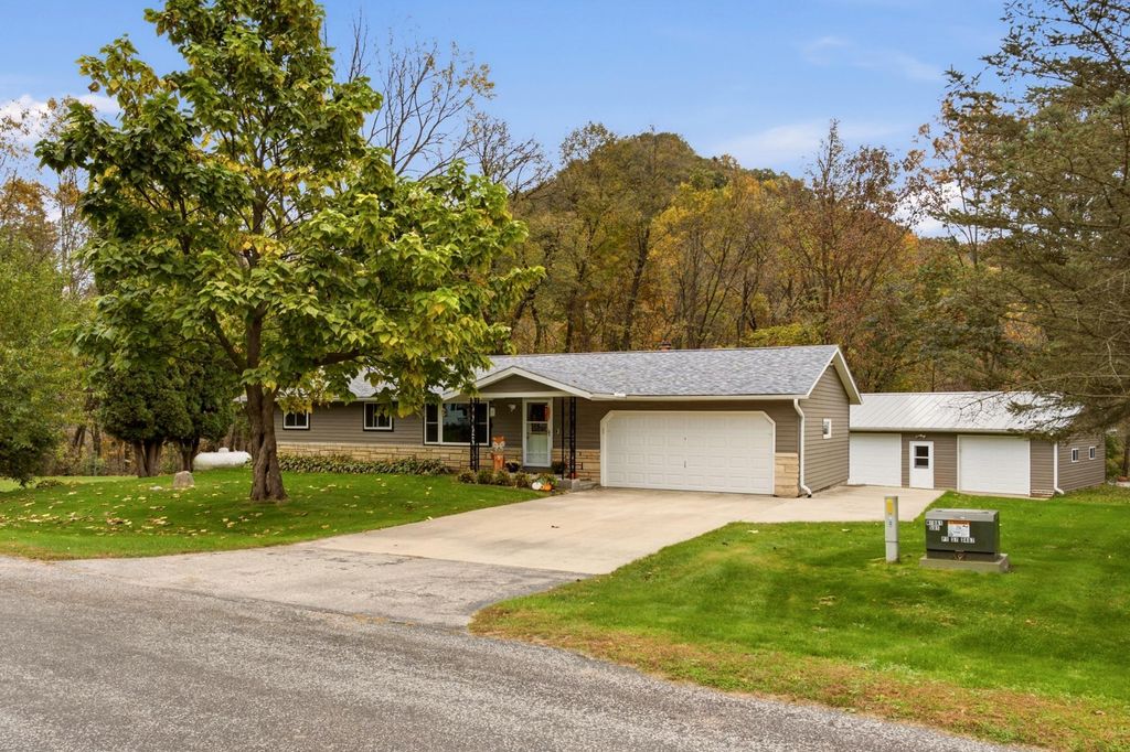42671 Lisa Lane, Winona, MN 55987 — photo 5
