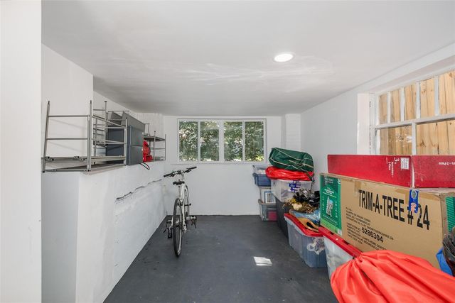 909 E CRENSHAW STREET, Tampa, FL 33604