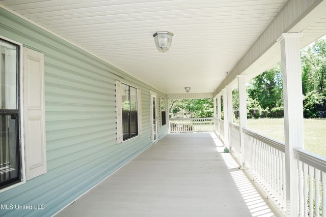 1220 Louisiana Avenue, Leakesville, MS 39451