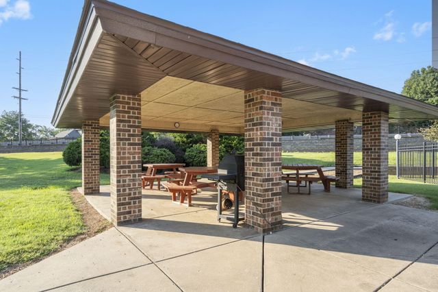 5111 S Clay Avenue, Springfield, MO 65810