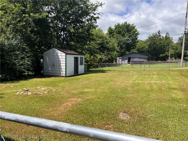 410 Oklahoma Avenue, Poteau, OK 74953