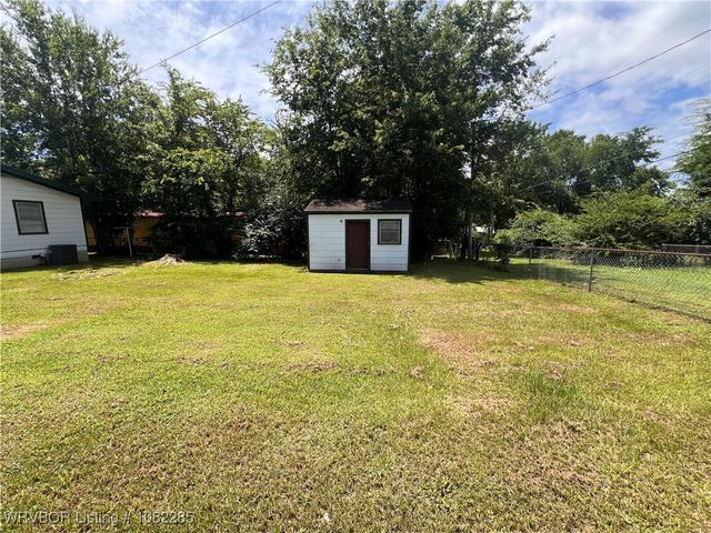 410 Oklahoma Avenue, Poteau, OK 74953