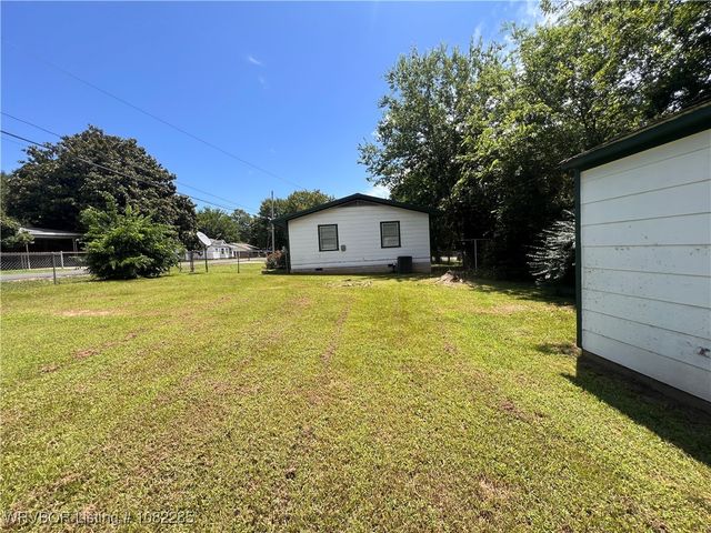 410 Oklahoma Avenue, Poteau, OK 74953