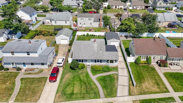 37 Gun Lane, Levittown, NY 11756
