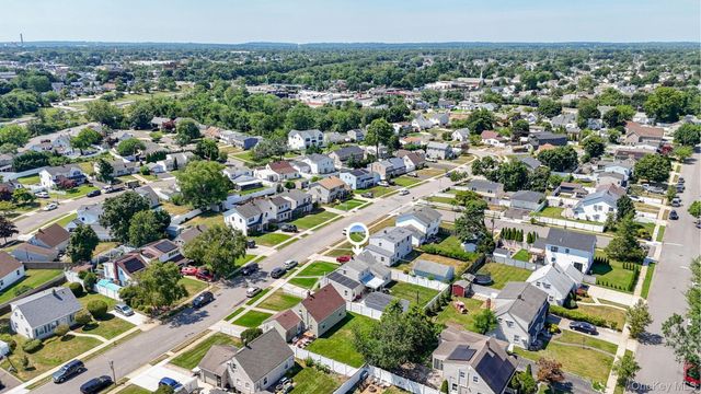 37 Gun Lane, Levittown, NY 11756