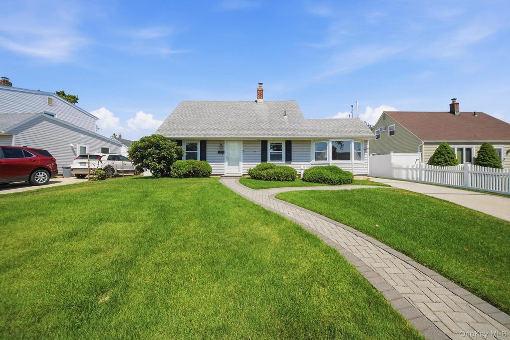 37 Gun Lane, Levittown, NY 11756 — photo 4