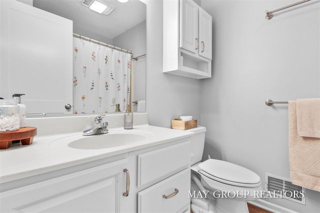 15257 Widgeon Road, Grand Haven, MI 49417