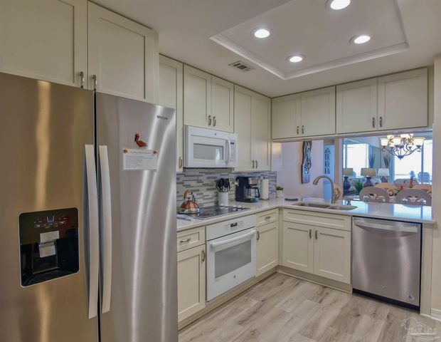 8477 Gulf Blvd 202, Navarre, FL 32566