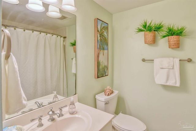 8477 Gulf Blvd 202, Navarre, FL 32566