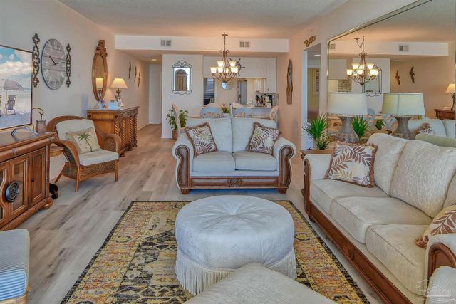 8477 Gulf Blvd 202, Navarre, FL 32566