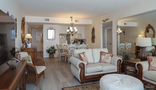 8477 Gulf Blvd 202, Navarre, FL 32566