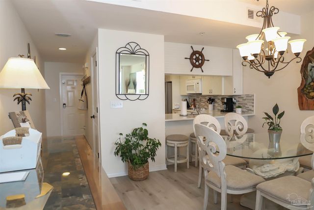 8477 Gulf Blvd 202, Navarre, FL 32566