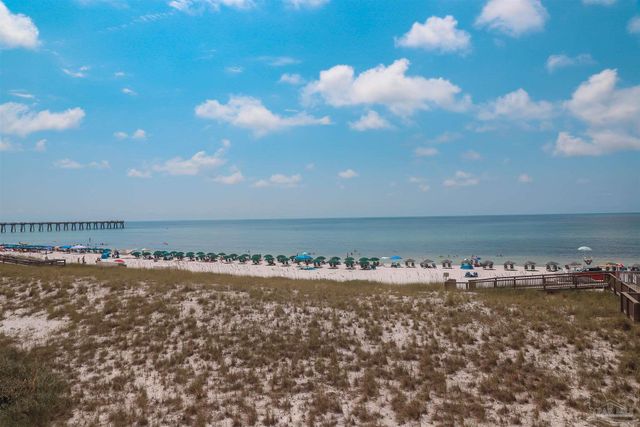 8477 Gulf Blvd 202, Navarre, FL 32566