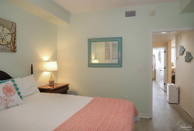 8477 Gulf Blvd 202, Navarre, FL 32566