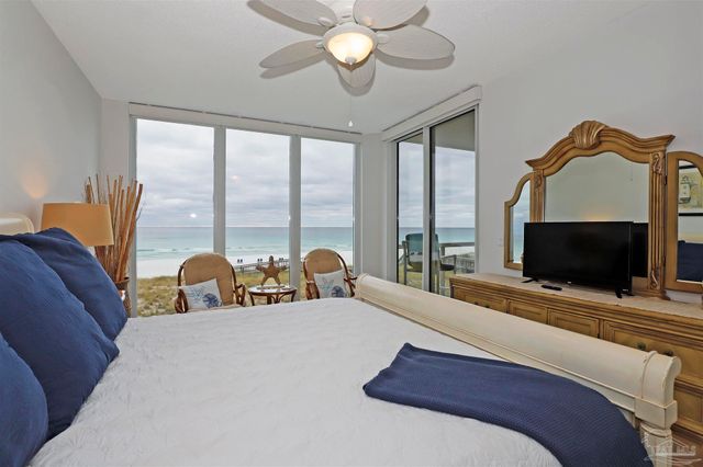 8477 Gulf Blvd 202, Navarre, FL 32566