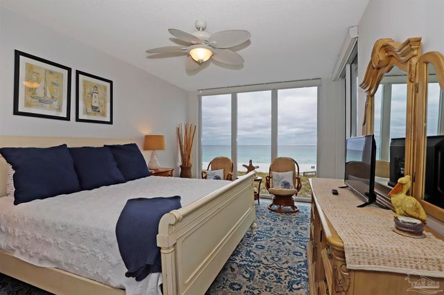 8477 Gulf Blvd 202, Navarre, FL 32566