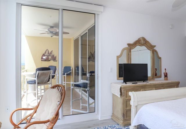 8477 Gulf Blvd 202, Navarre, FL 32566