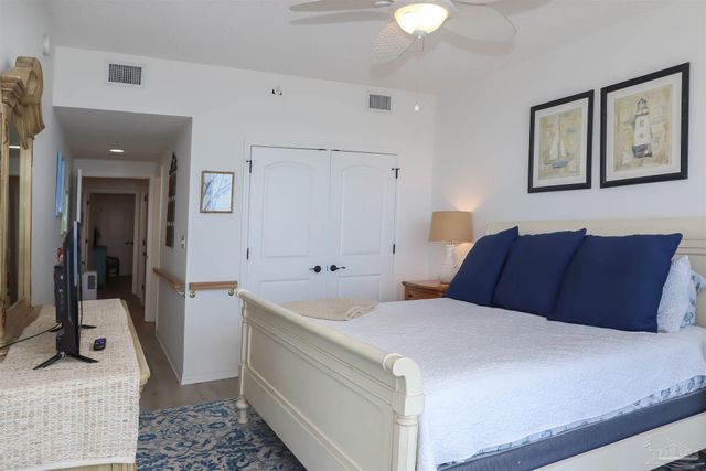 8477 Gulf Blvd 202, Navarre, FL 32566