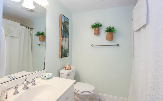 8477 Gulf Blvd 202, Navarre, FL 32566