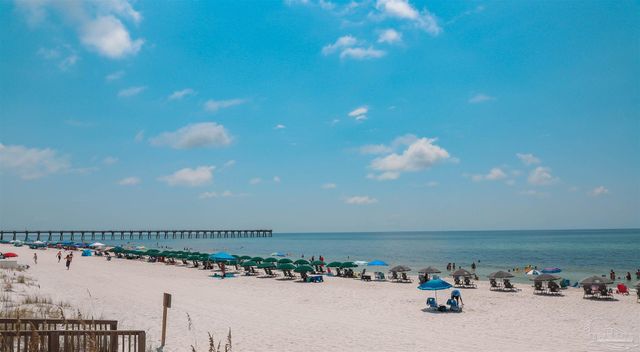 8477 Gulf Blvd 202, Navarre, FL 32566