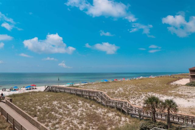 8477 Gulf Blvd 202, Navarre, FL 32566