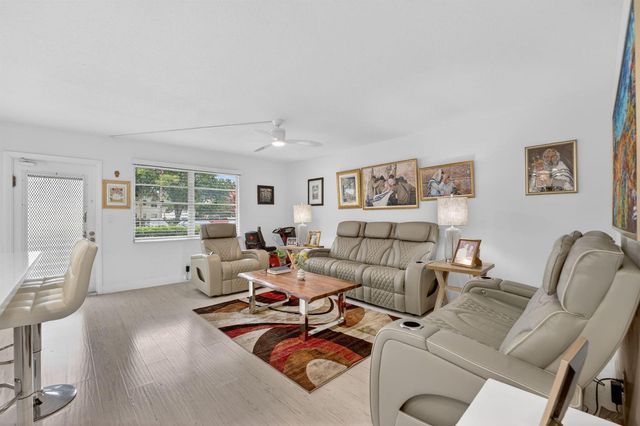 1025 Ventnor H, Deerfield Beach, FL 33442