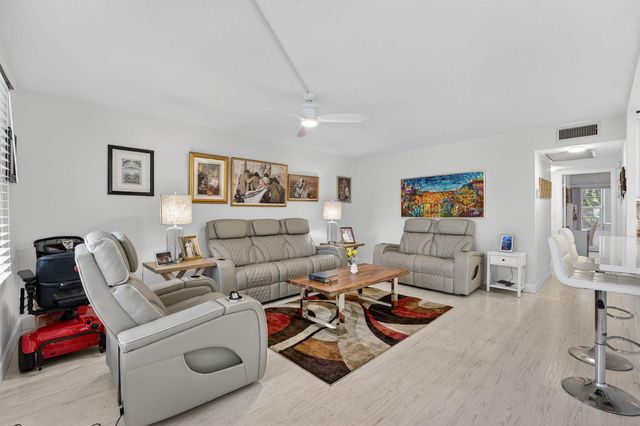 1025 Ventnor H, Deerfield Beach, FL 33442
