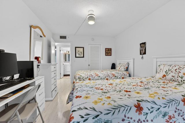 1025 Ventnor H, Deerfield Beach, FL 33442