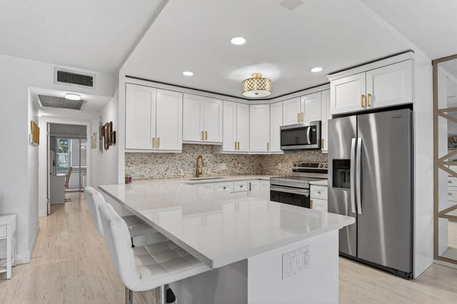 1025 Ventnor H, Deerfield Beach, FL 33442