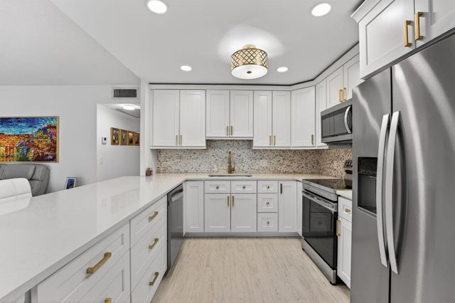 1025 Ventnor H, Deerfield Beach, FL 33442