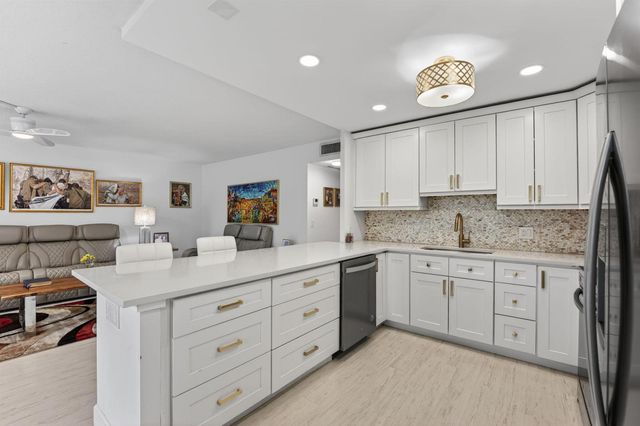 1025 Ventnor H, Deerfield Beach, FL 33442