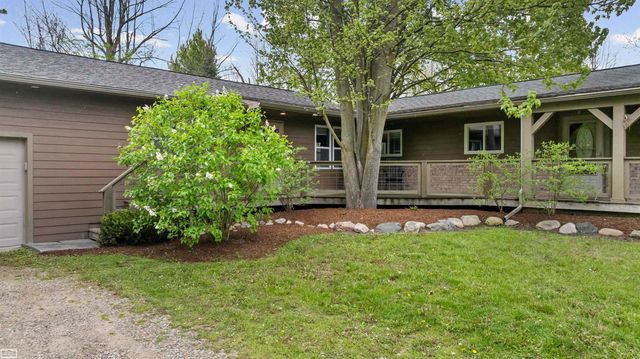 3365 Howland Road, Almont Twp, MI 48003