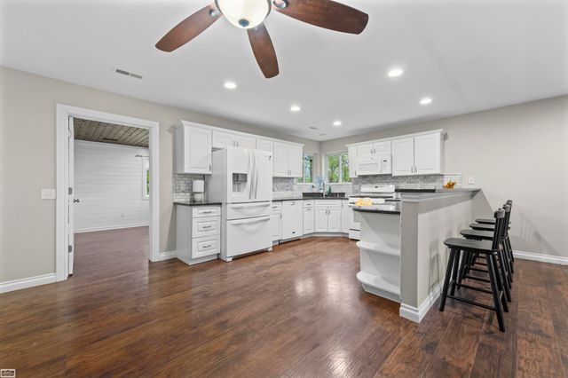 3365 Howland Road, Almont Twp, MI 48003