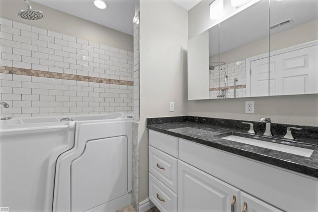 3365 Howland Road, Almont Twp, MI 48003