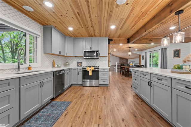 3365 Howland Road, Almont Twp, MI 48003