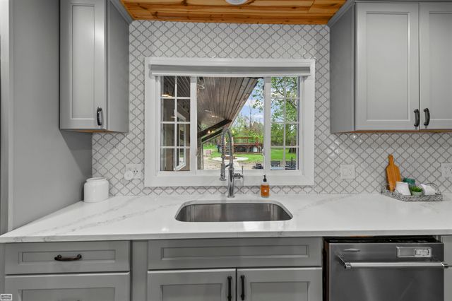 3365 Howland Road, Almont Twp, MI 48003