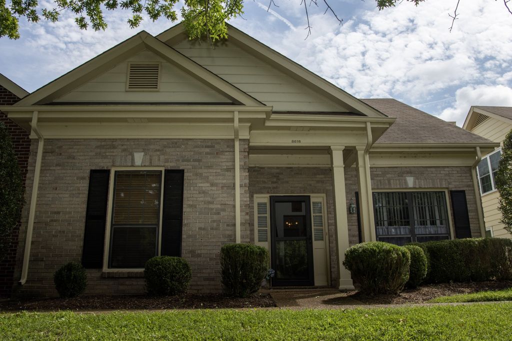 8616 Sawyer Brown Rd, Nashville, TN 37221