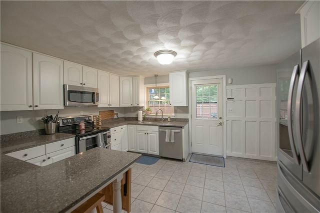 20 Whipple Road, Smithfield, RI 02917
